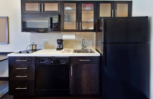 West Des Moines Resort | Come Create Memories w/Fun-filled Adventures at this Paradise! w/Full Kitchen!