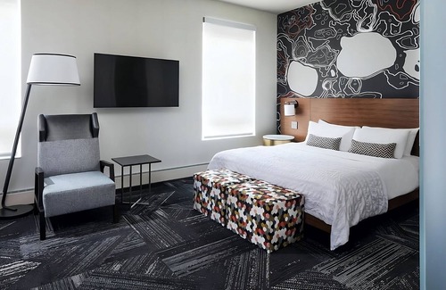 Downtown Minneapolis Hotel | Come Create Memories w/Fun-filled Adventures at this Paradise! 2 Modern Units