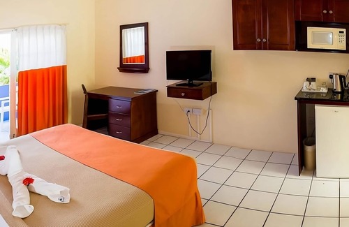 Rodney Bay Hotel | Come Create Memories w/Fun-filled Adventures at this Paradise! Pool, Parking
