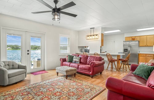 Florida South Atlantic Coast House | Come enjoy beautiful Lake Isis Cottage.