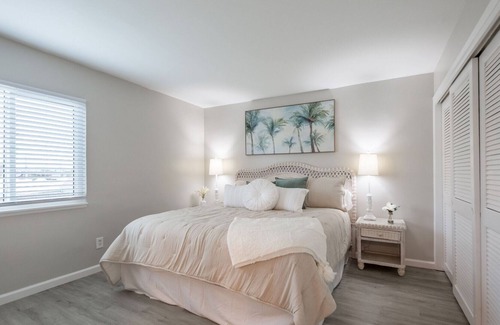 Panama City Beach Condo | Come Enjoy PCB's White Sands at Sugar Beach Condos: Pets Welcome!