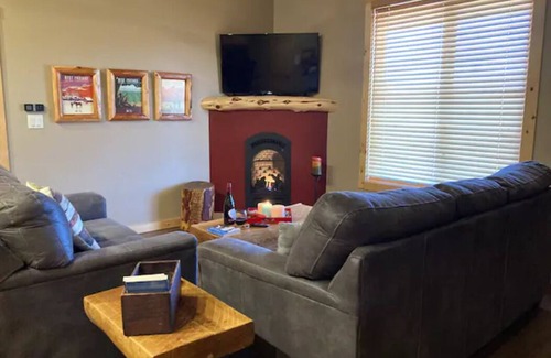 Kanab Cabin | Come enjoy Play and Peace at Modern Cabin with Rustic Charm!