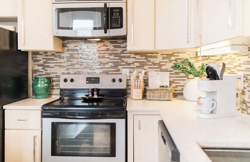 Mount Adams House | Come enjoy this bliss on top of the world! Views, high design, cozy, serene!