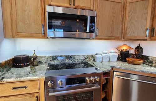 Canoncito House | Come experience a taste of Africa nestled in the foothills of Santa Fe.