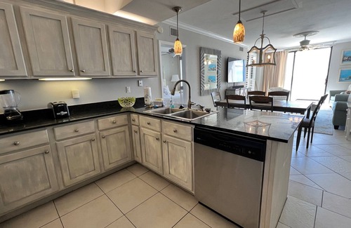 Orange Beach Condo | 👣 Come get your toes in the sand ~ and a cold drink in your hand! 🍹