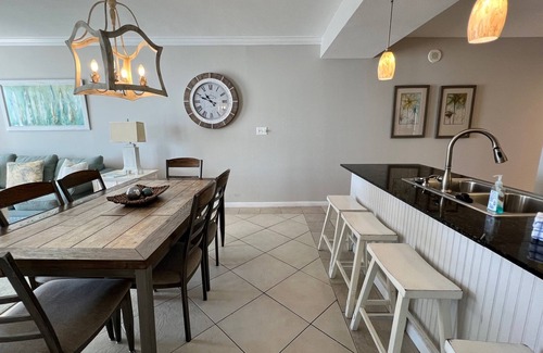 Orange Beach Condo | 👣 Come get your toes in the sand ~ and a cold drink in your hand! 🍹