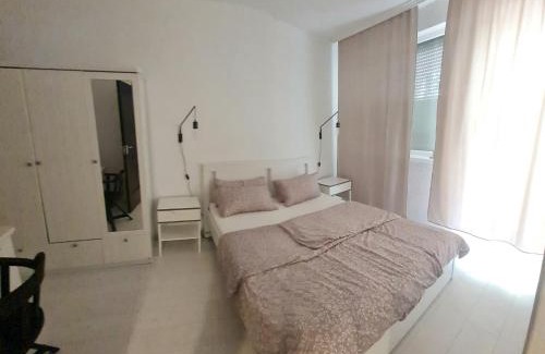 Kiskunfelegyhaza Apartment | Come.in
