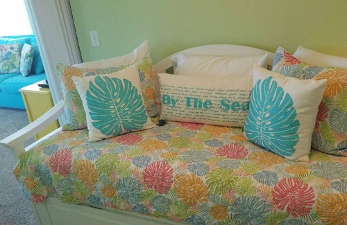 Atlantic Beach Condo | Come Let the Daily Grind Be Whisked Away by the Ocean Breeze.
