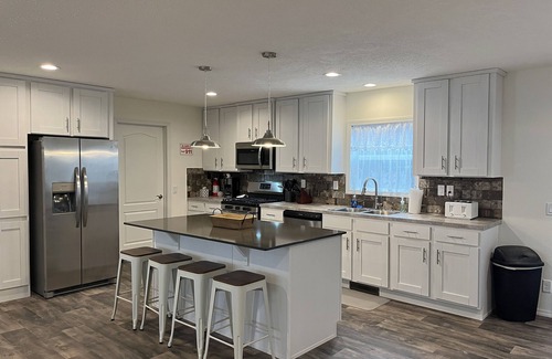Cody House | Come relax at the Salsbury Star!