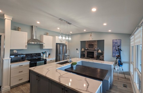 Central Huron Cottage | Come, relax in our cottage on the shores of Lake Huron