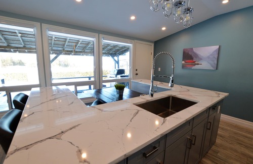 Central Huron Cottage | Come, relax in our cottage on the shores of Lake Huron