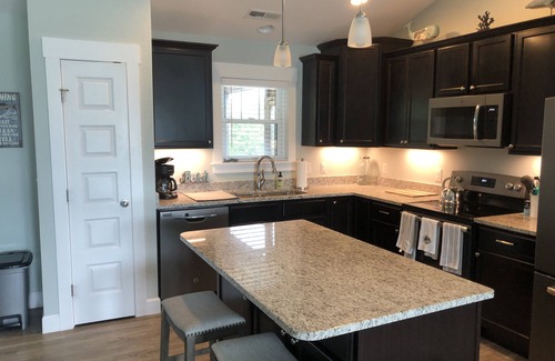 Avon House | Come Seas the day at this beautiful beach house!