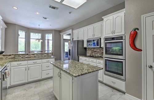 Granbury House | Come see why Granbury is Texas' best kept secret! Unwind at La Paloma - Enjoy!