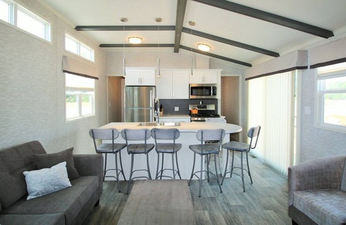 Sherkston Cottage | Come see - You'll Love It! QMD220