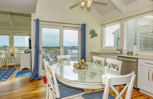 Bald Head Island Villa | Come stay at '1 Vitamin Sea'! Enjoy ocean views, two golf carts, and access to the BHI club.