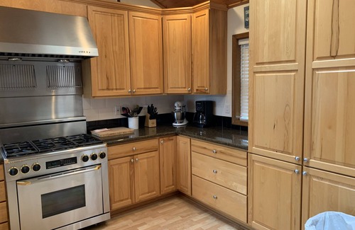 Seaside House | Come stay at Seaside's Finest, One block to the beach!