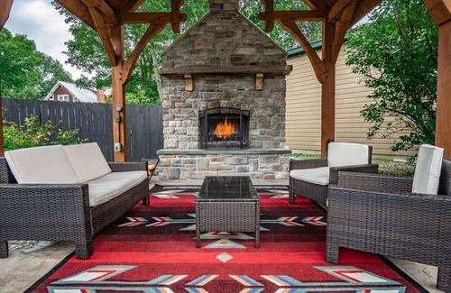 North Creek Condo | Come stay at the Alpine Lodge for amazing views!
