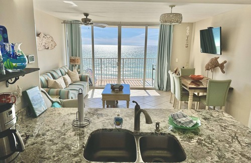 Long Beach Condo | Come stay at DRIFT AWAY- 1 bedroom gulf front condo with free beach chairs