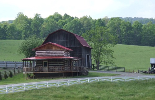 Wytheville Cabin | Come stay in our cabin and experience the tranquility of the countryside!