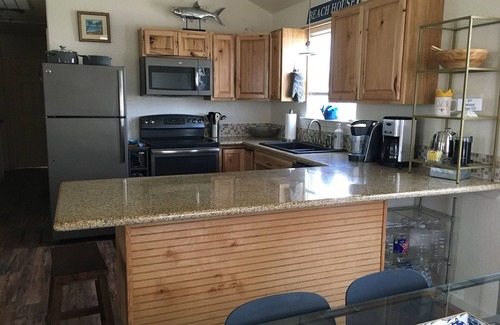 Surfside Beach House | Come to BEE HAPPY at Surfside Beach!