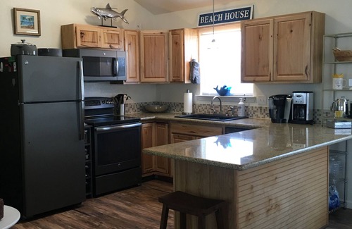 Surfside Beach House | Come to BEE HAPPY at Surfside Beach!