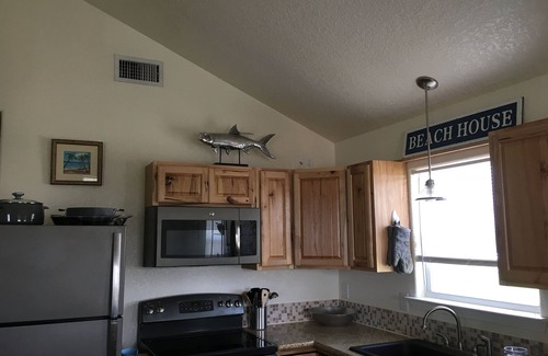 Surfside Beach House | Come to BEE HAPPY at Surfside Beach!