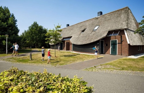 Nooitgedacht House | Comfort 12-person farmhouse in the holiday park Hof van Saksen