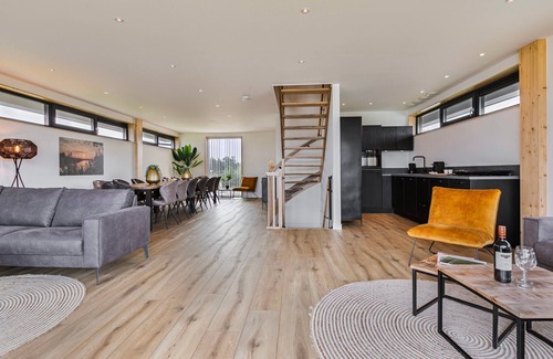 De Veenhoop House | Comfort 14-person water residence in the holiday park Landal Waterpark De Alde Feanen