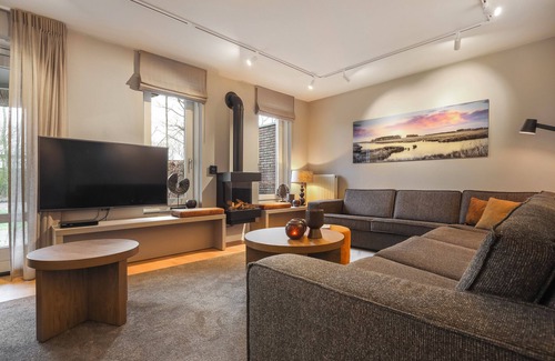 Nooitgedacht House | Comfort 18-person farmhouse in the holiday park Hof van Saksen