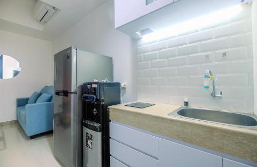 Pondokcina Apartment | Comfort 1BR Apartment at Evenciio Margonda By Travelio