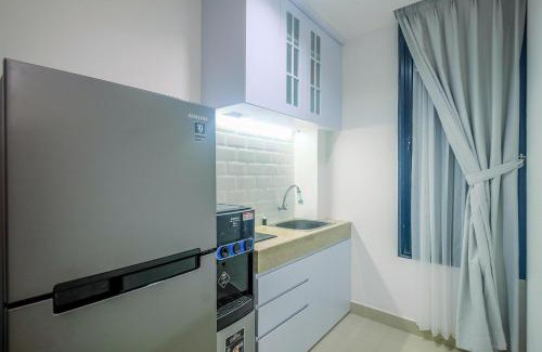 Pondokcina Apartment | Comfort 1BR Apartment at Evenciio Margonda By Travelio