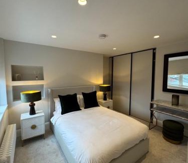 Colville Apartment | Comfort 3 Bedroom Home in Notting Hill