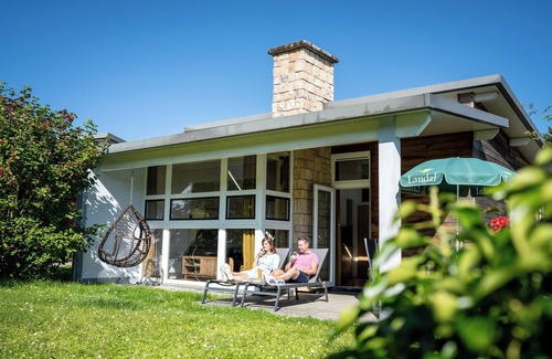 Froidchapelle House | Comfort 6-person bungalow in the holiday park Landal Village l'Eau d'Heure
