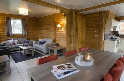 Zutendaal House | Comfort 6-person bungalow in the holiday park Landal Mooi Zutendaal