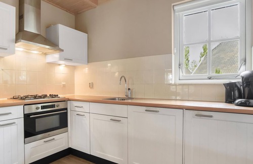 Witteveen House | Comfort 6-person bungalow in the holiday park Landal Orveltermarke