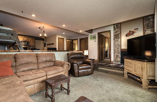 Silvercreek Condo | Comfort and Adventure in Scenic Granby– Mountainside 3bed/2bath Sleeps 6