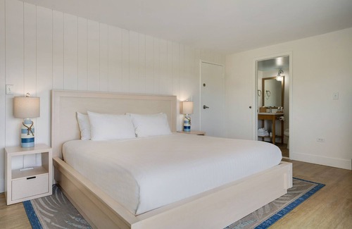 Islamorada Hotel | Comfort and Convenience! Free Onsite Parking, Pets Allowed, Free Breakfast