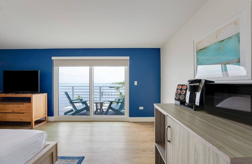 Islamorada Hotel | Comfort and Convenience! Free Onsite Parking, Pets Allowed, Free Breakfast