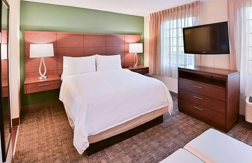 Plantation Resort | Comfort and Convenience! Outdoor Pool, Kitchenette, Pets Allowed!