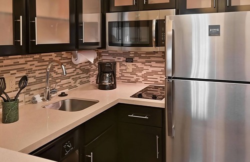 Plantation Resort | Comfort and Convenience! Outdoor Pool, Kitchenette, Pets Allowed!