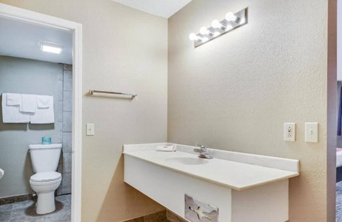 Elk City House | Comfort and Convenience! 2 Relaxing Units, Minutes to National Route 66 Museum