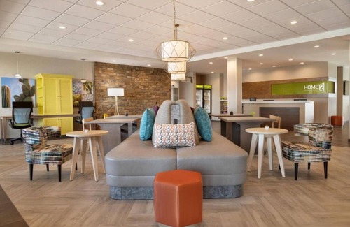 East Mesa Hotel | Comfort and Convenience! Pool, Free Breakfast, Free Parking, Pet-friendly!