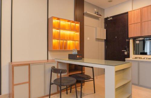 Bendungan Hilir Apartment | Comfort and Elegant 2BR Sudirman Suites Apartment By Travelio