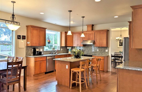 Kenmore House | Comfort and quiet 7 bedroom home