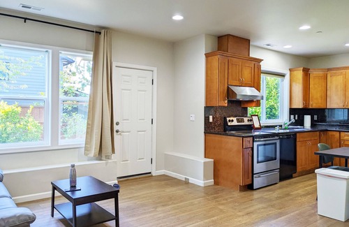 Kenmore House | Comfort and quiet 7 bedroom home