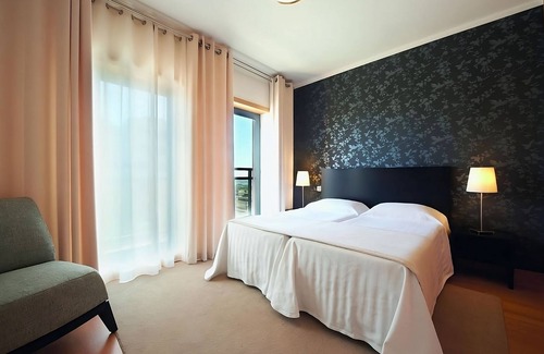 Olhao Hotel | Comfort and Relaxation! Swimming Pool, Pet-friendly! Close to Armona Ria Beach