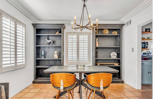 Coronado House | Comfort and relaxation in this charming mid-century house.