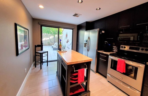 Palm Desert Condo | Comfort and style at great rates - book your getaway to the desert now!