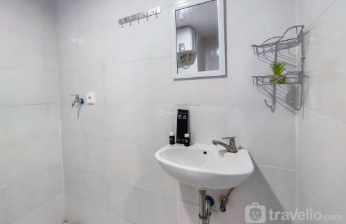 Jatingaleh Apartment | Comfort and Well Design Studio at Paltrow City Apartment By Travelio