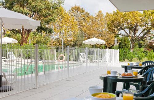 Mandelieu-La-Napoule Hotel | Comfort Aparthotel Cannes Mandelieu